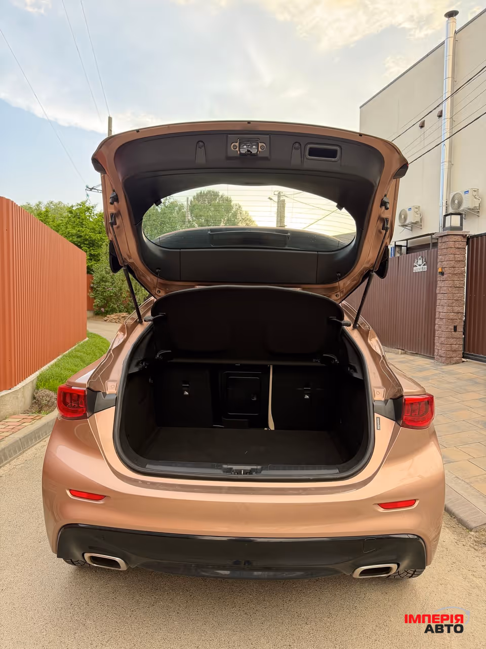 Infiniti QX30 - фото 10