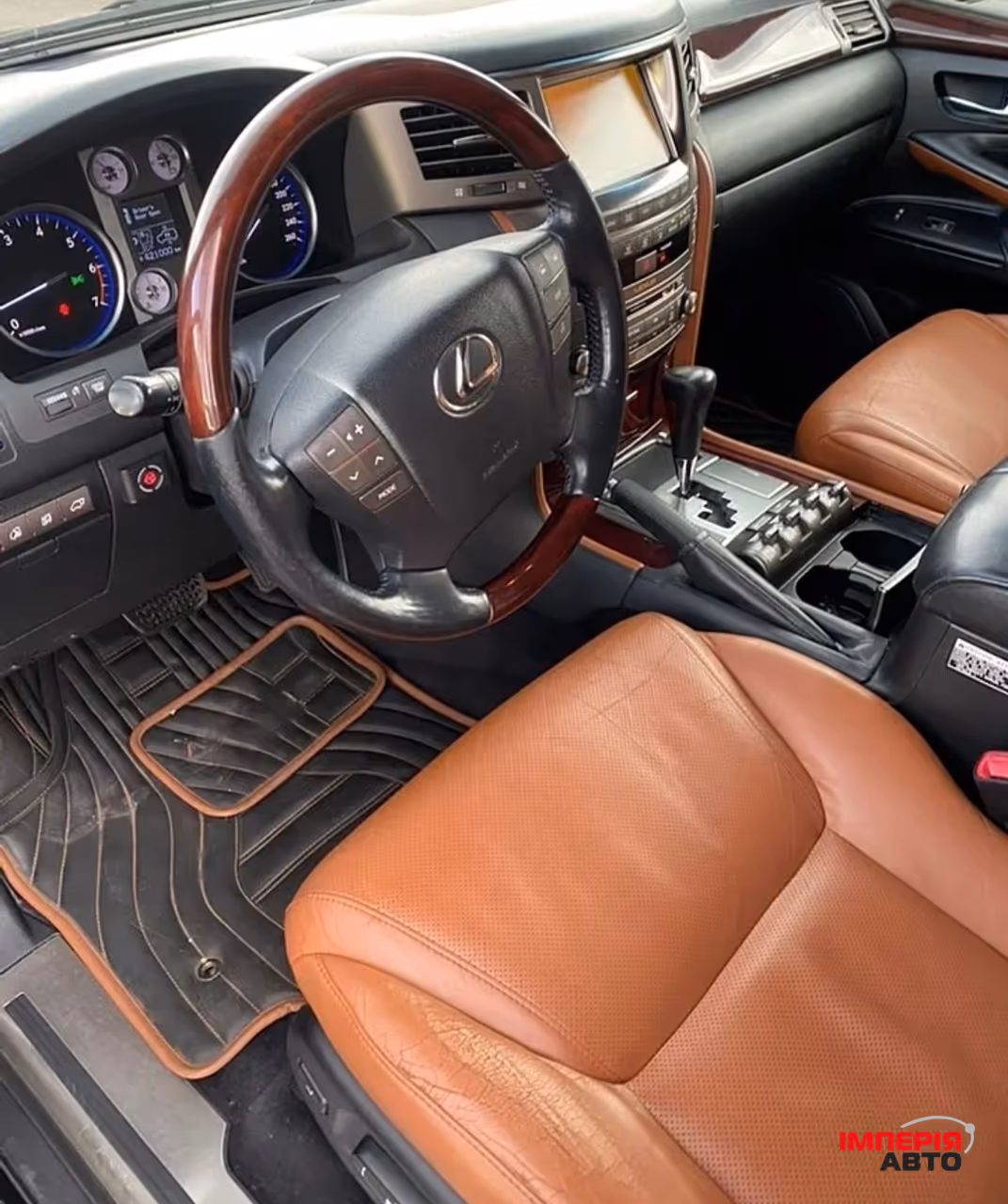 Lexus LX - фото 7