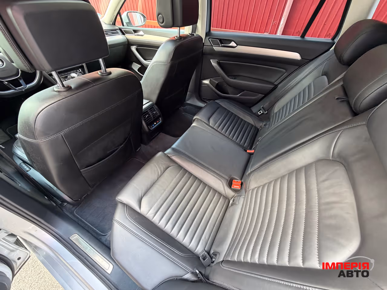 Volkswagen Passat - фото 18