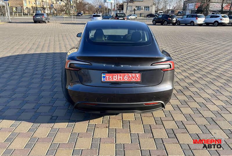 Tesla Model 3 - фото 8