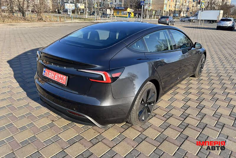 Tesla Model 3 - фото 9