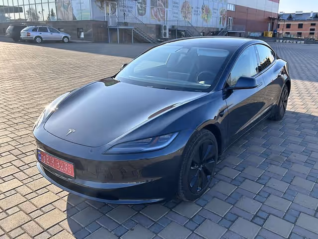 Tesla Model 3 - зображення 3