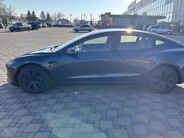 Tesla Model 3 - зображення 5