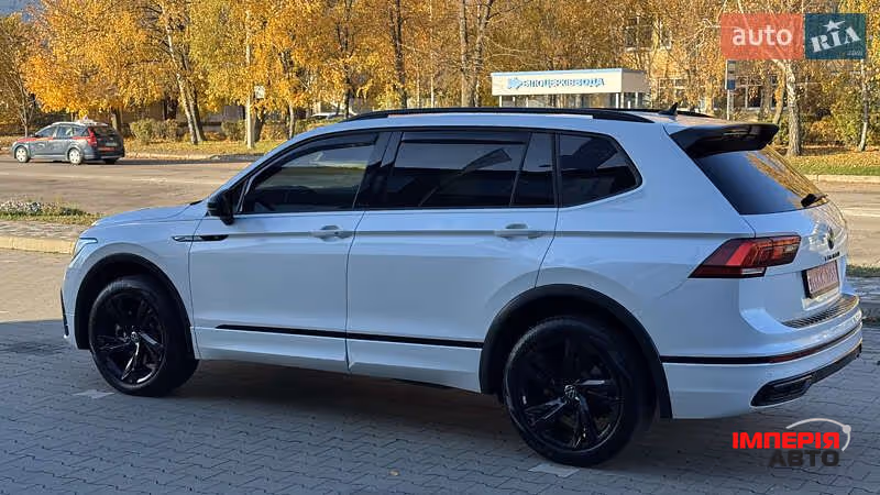 Volkswagen Tiguan - фото 7