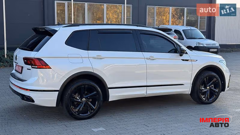 Volkswagen Tiguan - фото 14