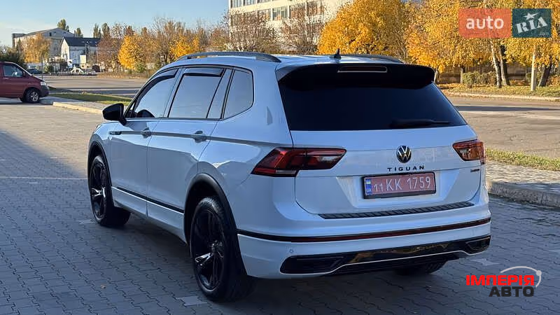 Volkswagen Tiguan - фото 9