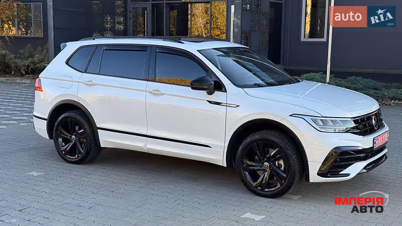 Volkswagen Tiguan - фото 16