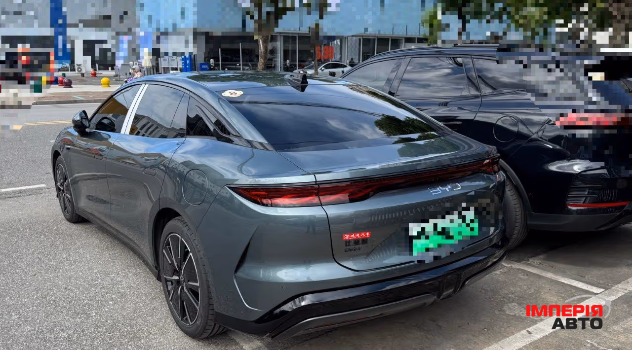 BYD Han - фото 4