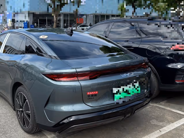 BYD Han - зображення 4