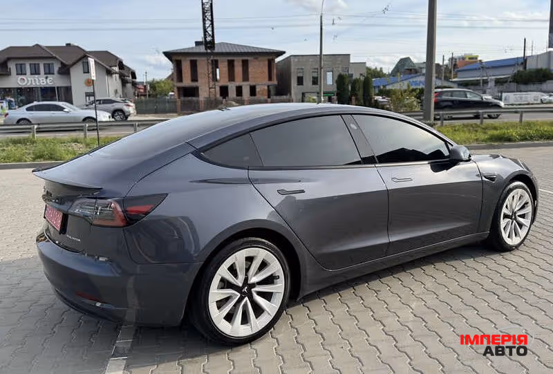 Tesla Model 3 - фото 4