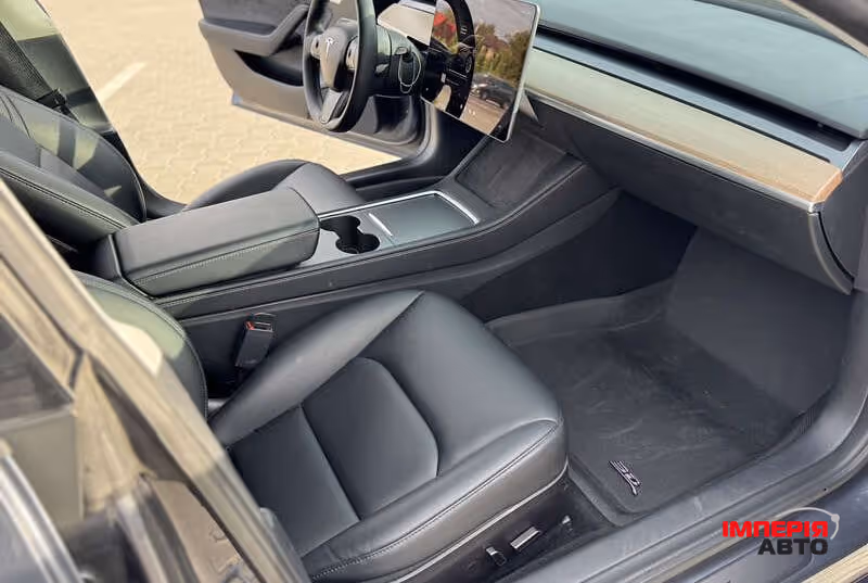 Tesla Model 3 - фото 10