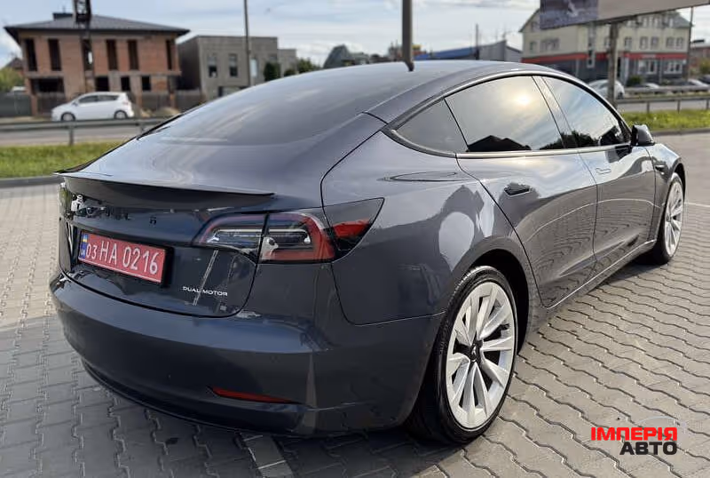 Tesla Model 3 - фото 5