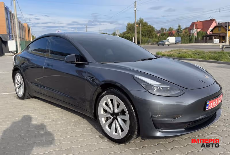Tesla Model 3 - фото 2