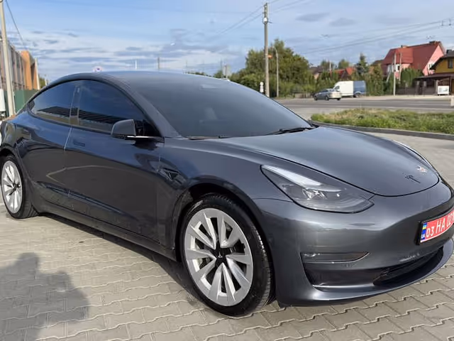 Tesla Model 3 - зображення 2