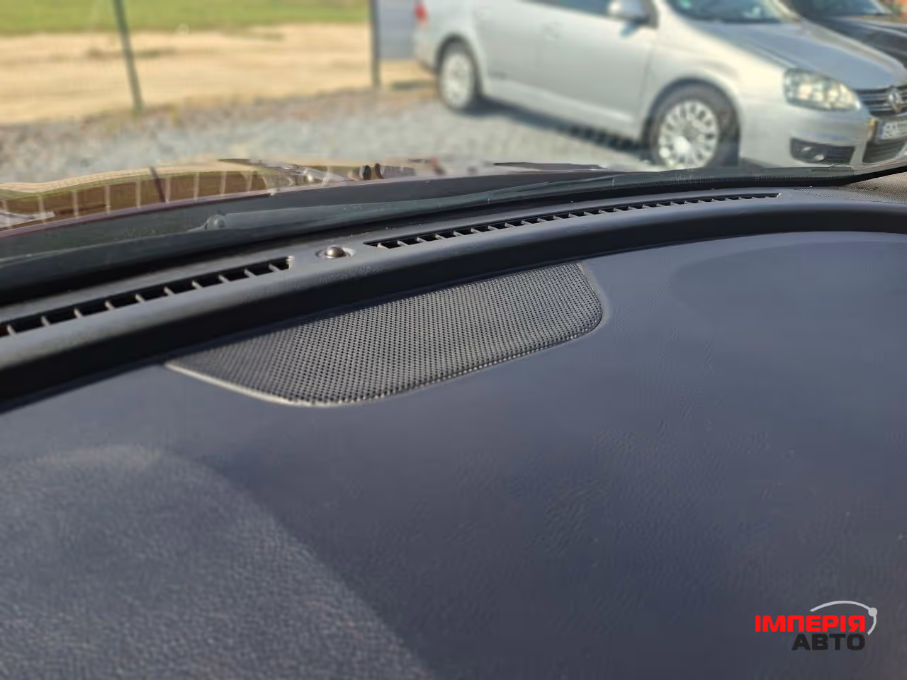 Chrysler 200 - фото 30