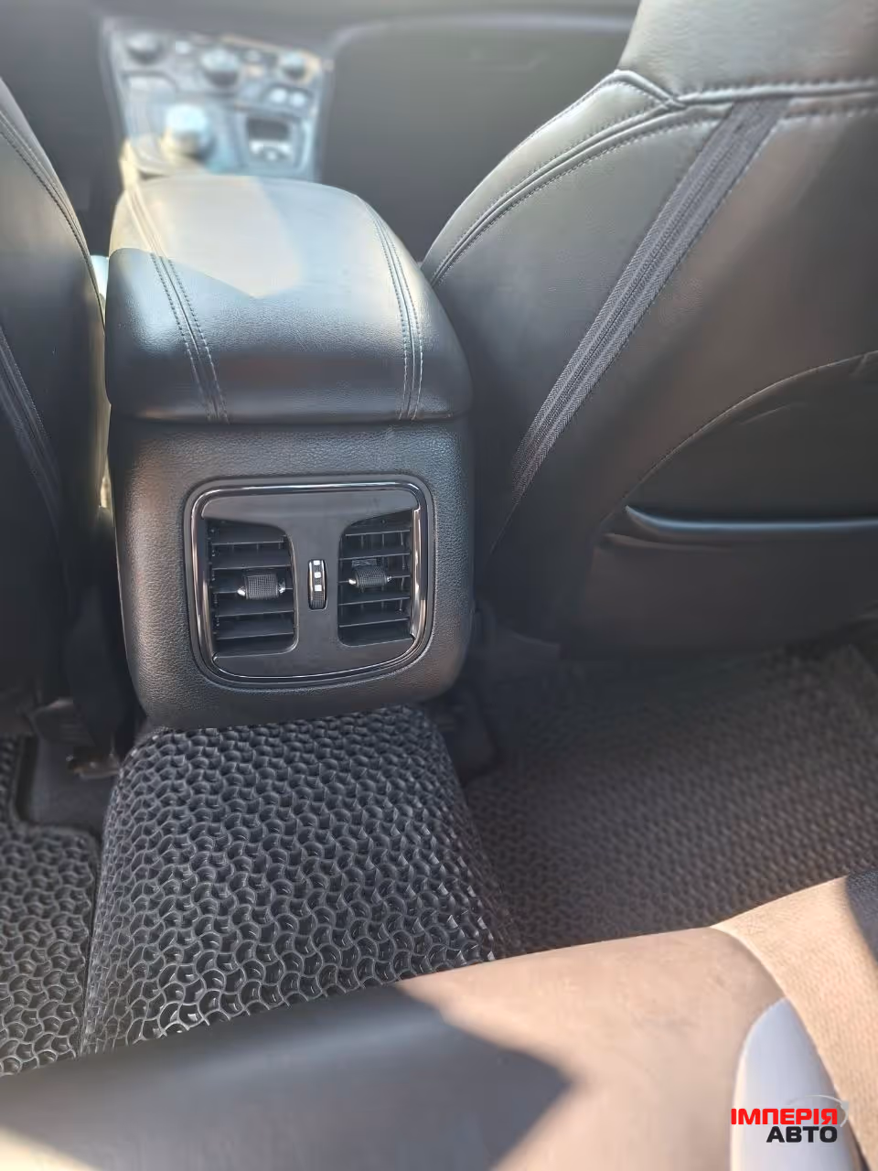 Chrysler 200 - фото 38