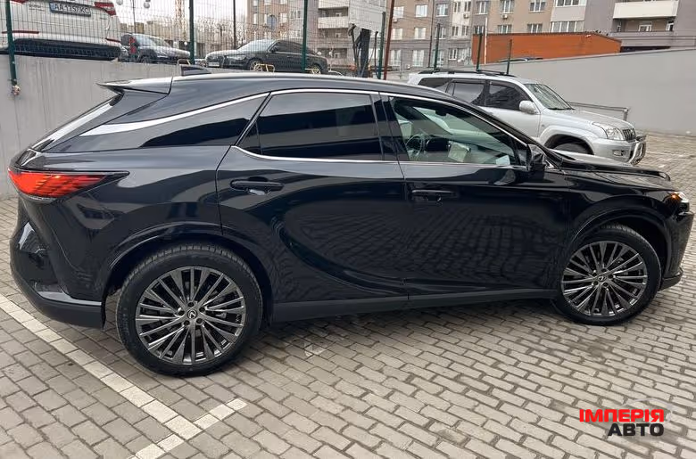 Lexus RX - фото 10