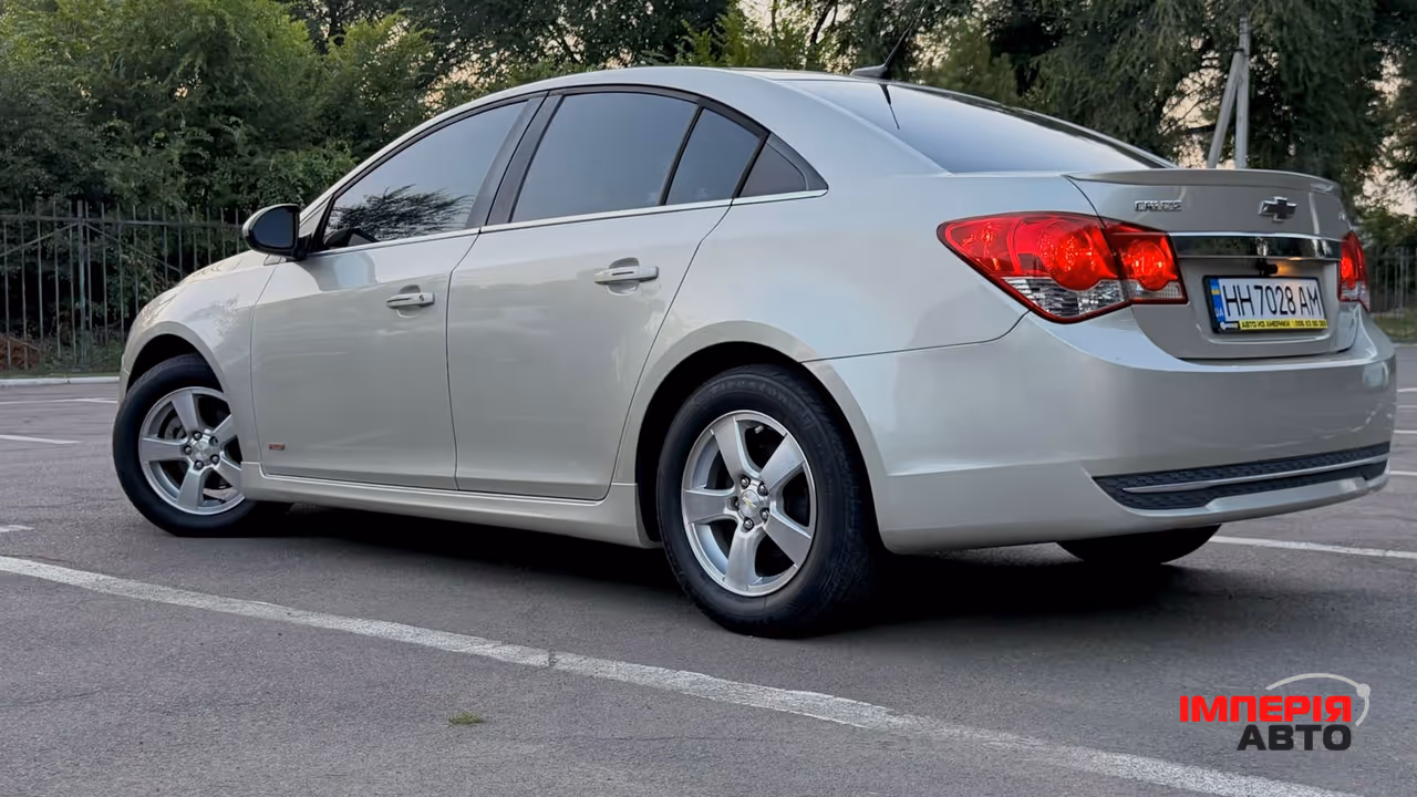 Chevrolet Cruze - фото 10