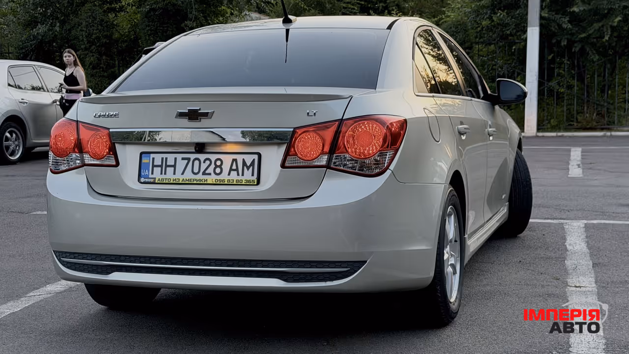 Chevrolet Cruze - фото 4
