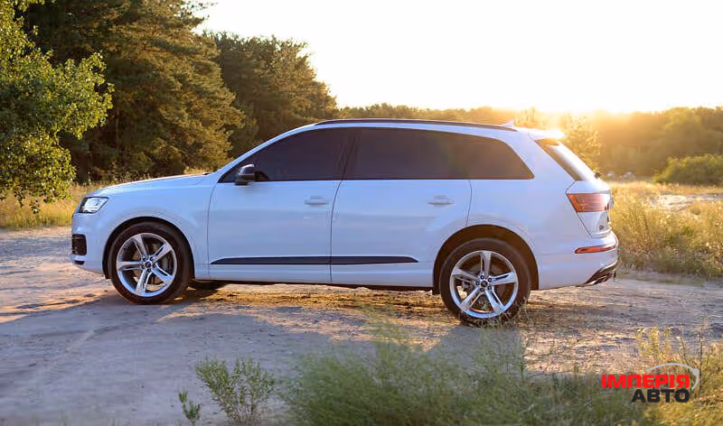 Audi Q7 - фото 6