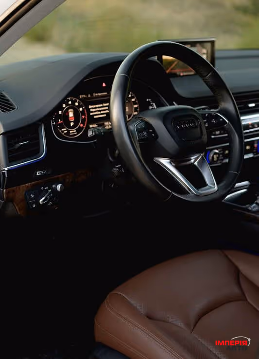 Audi Q7 - фото 11
