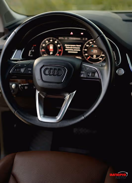 Audi Q7 - фото 8
