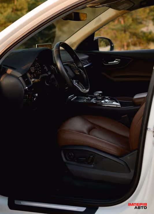 Audi Q7 - фото 9