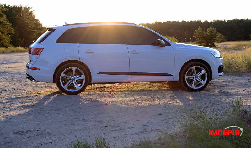 Audi Q7 - фото 4