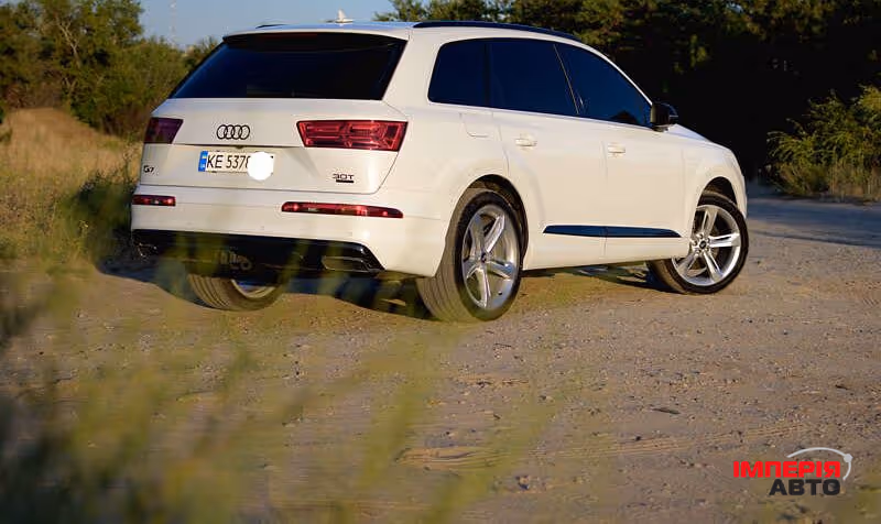 Audi Q7 - фото 5