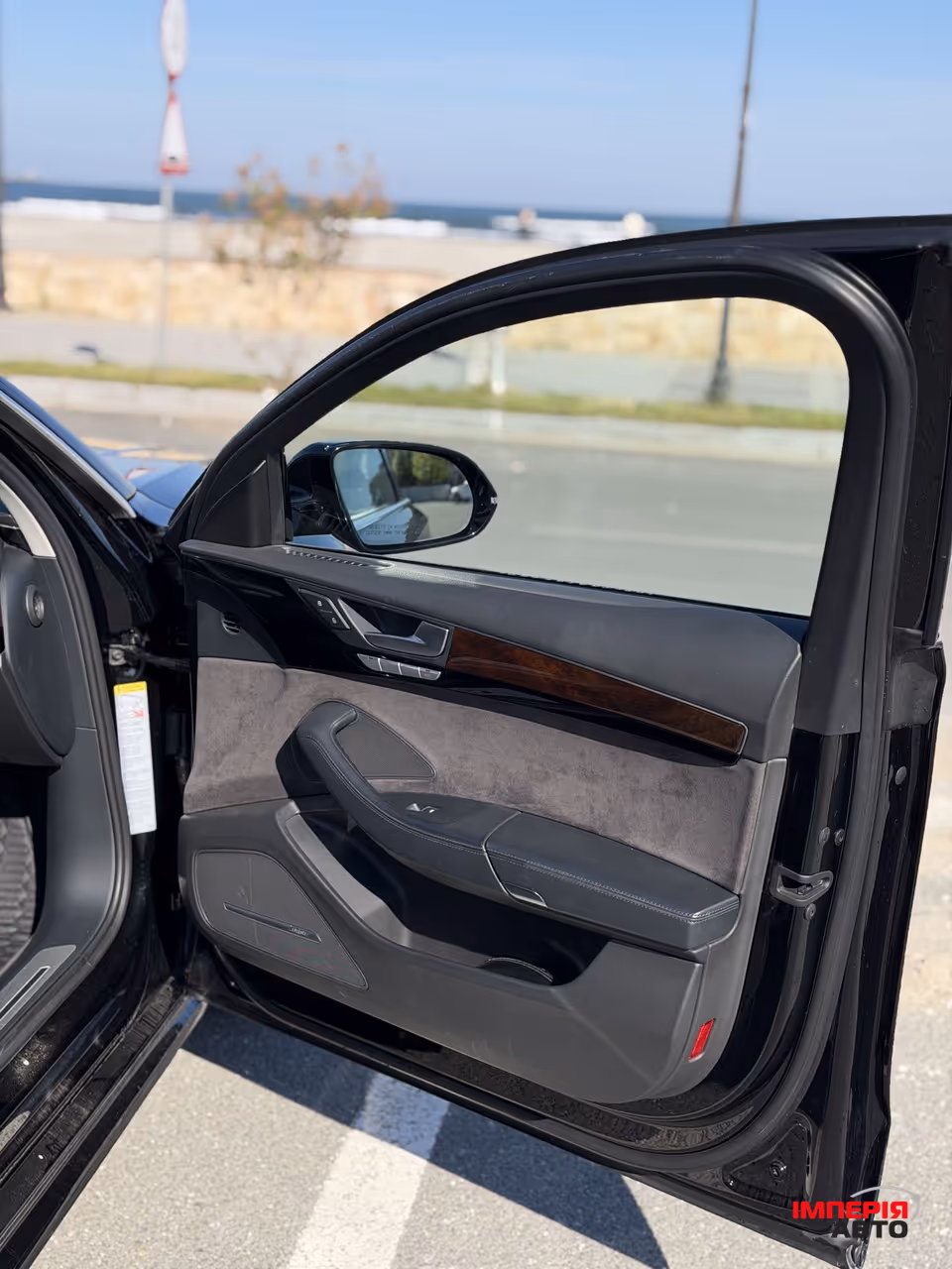 Audi A8 - фото 19