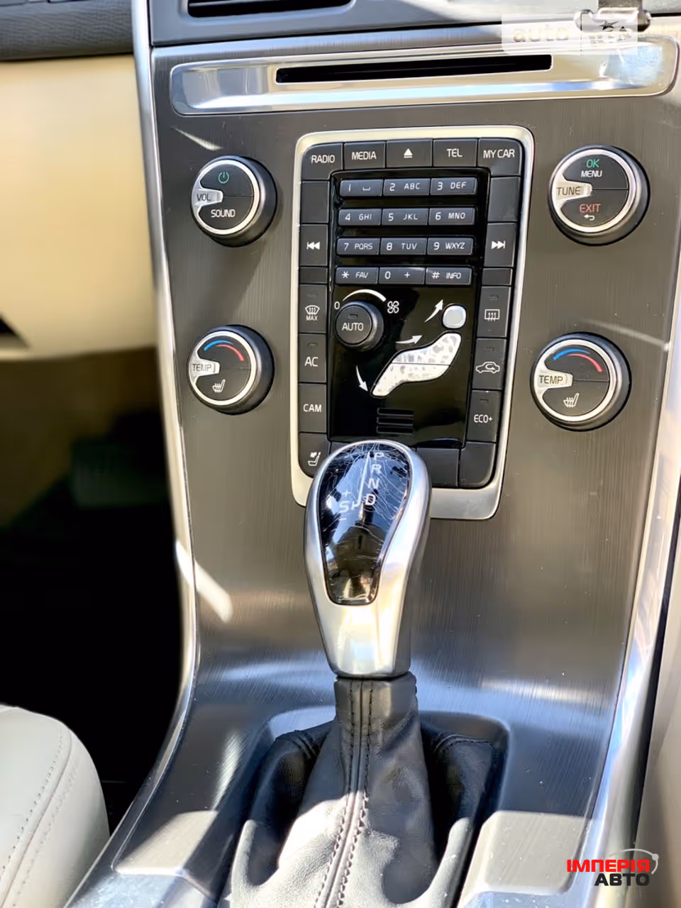 Volvo XC60 - фото 11