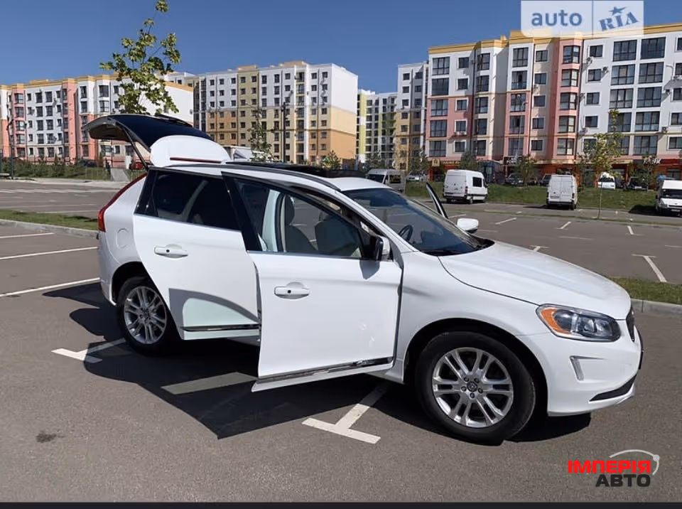 Volvo XC60 - фото 3