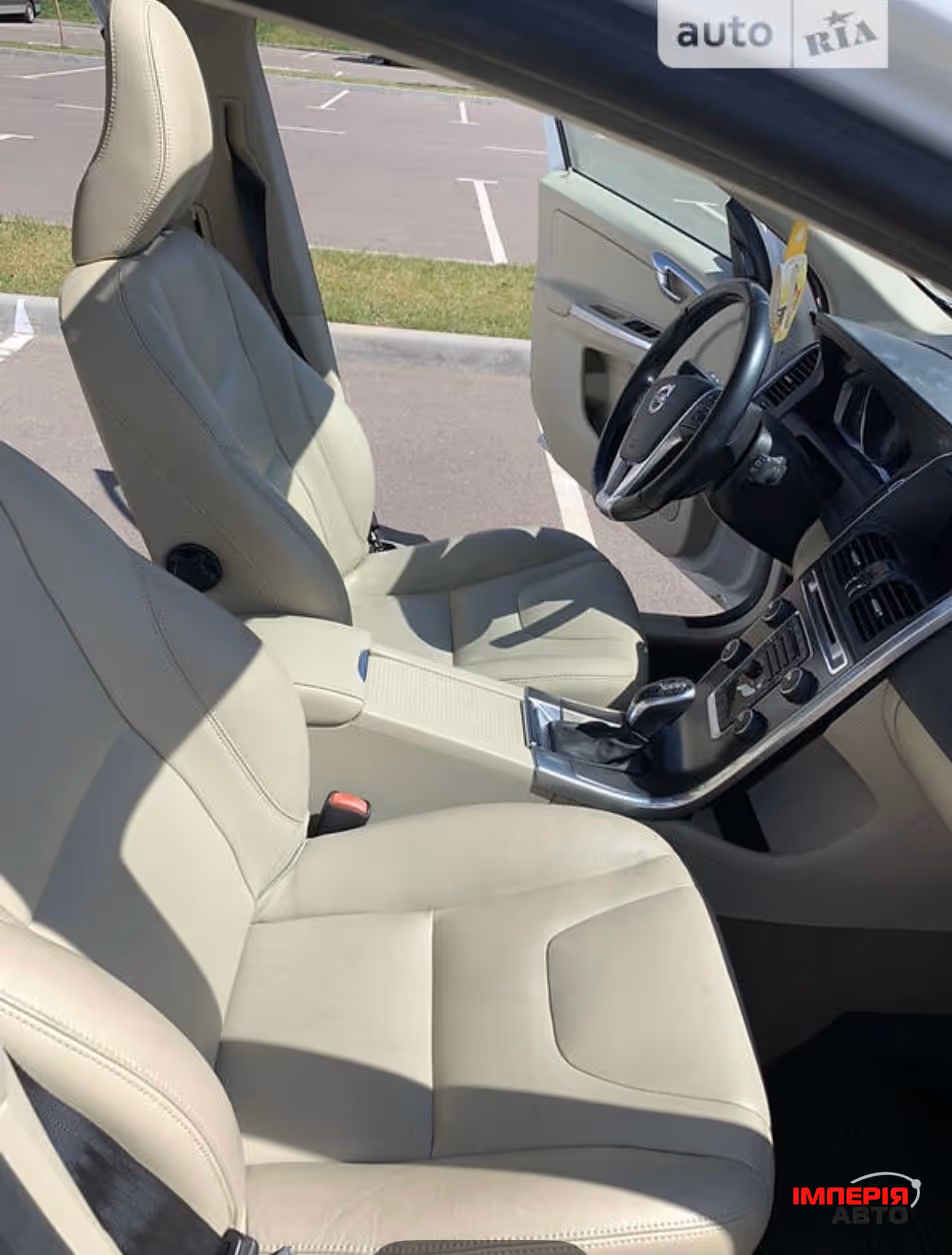 Volvo XC60 - фото 9
