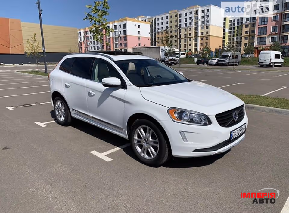 Volvo XC60 - фото 1