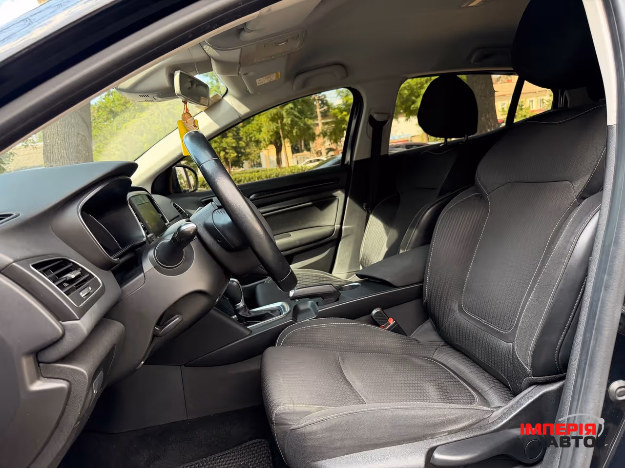 Renault Megane - фото 12