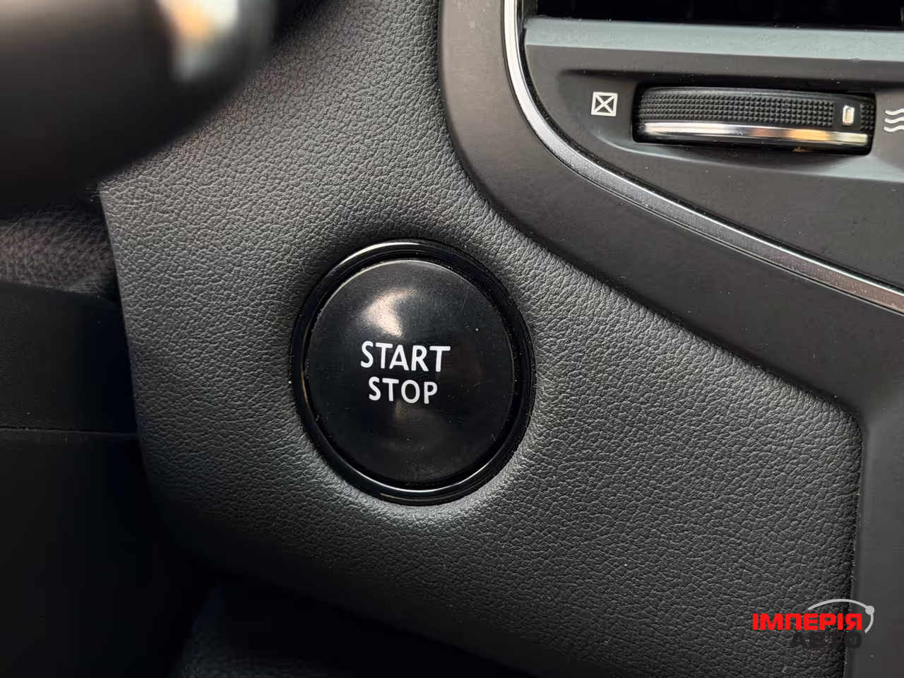 Renault Megane - фото 18