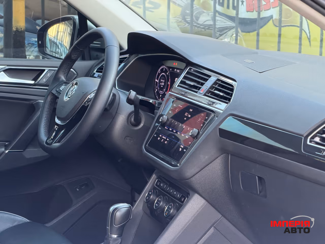 Volkswagen Tiguan - фото 9
