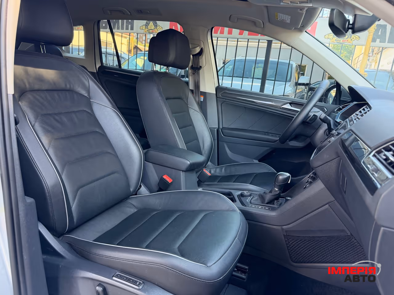 Volkswagen Tiguan - фото 10