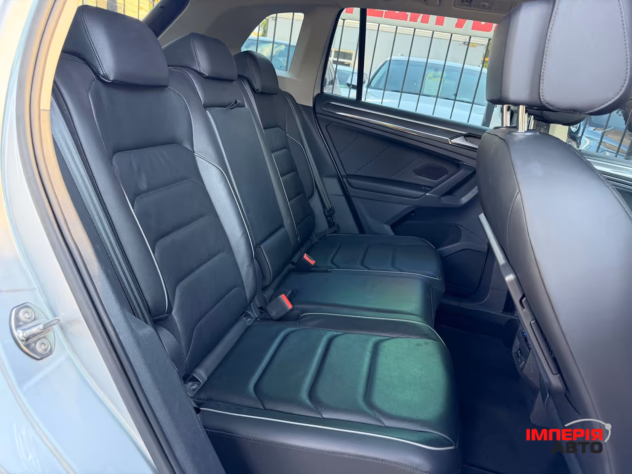 Volkswagen Tiguan - фото 11