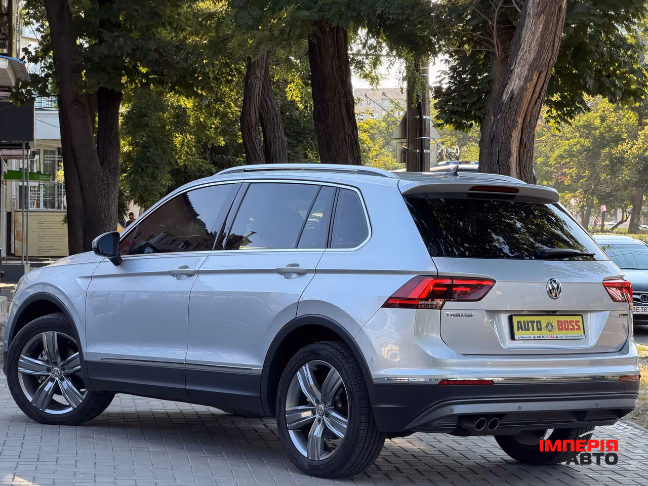 Volkswagen Tiguan - фото 6