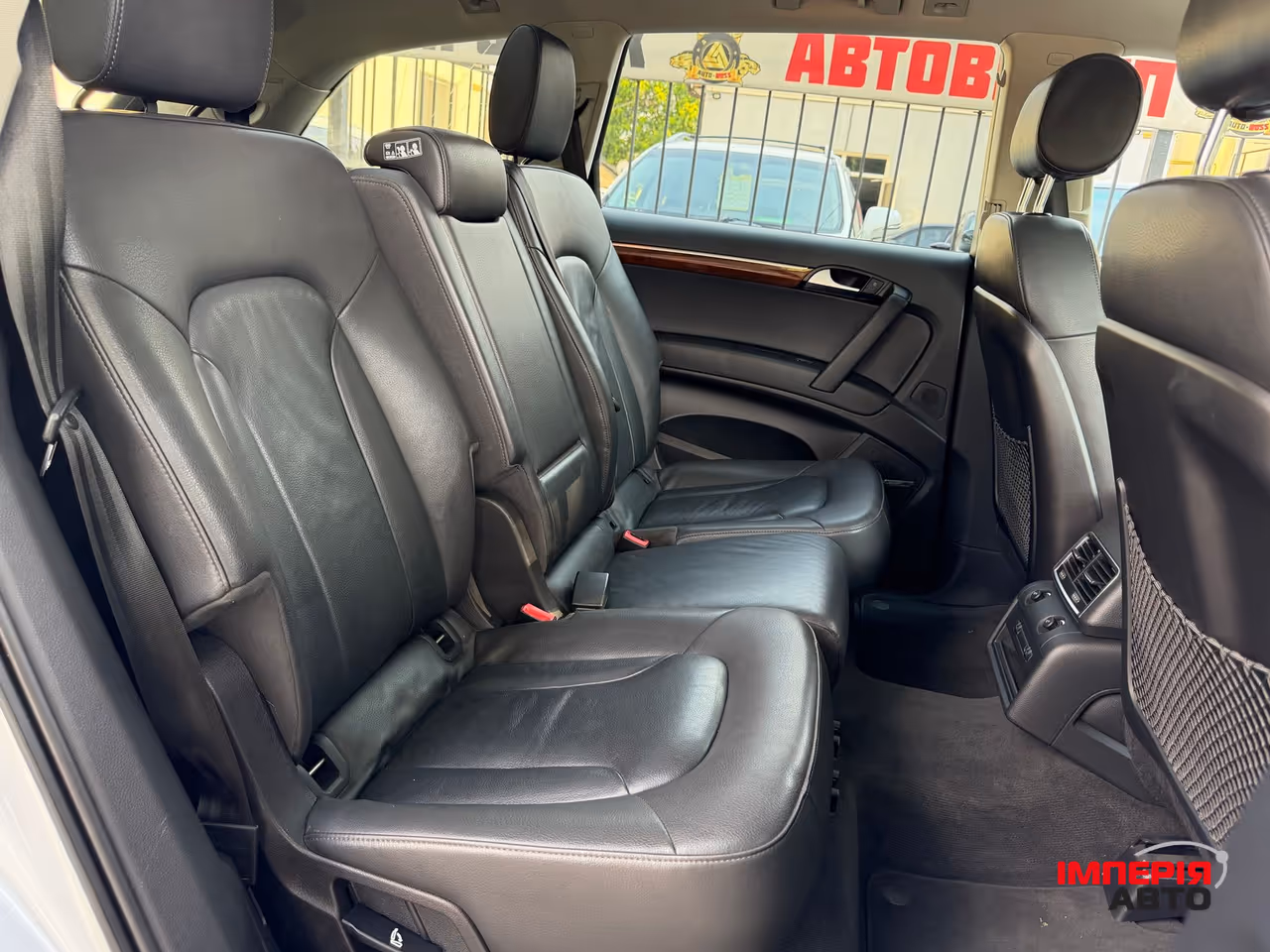 Audi Q7 - фото 11