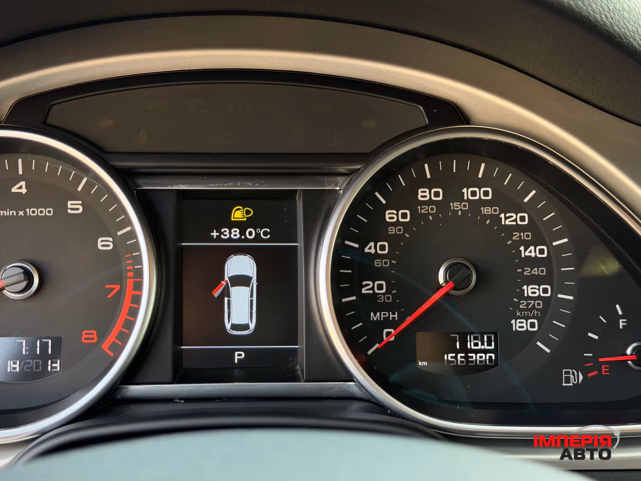 Audi Q7 - фото 24