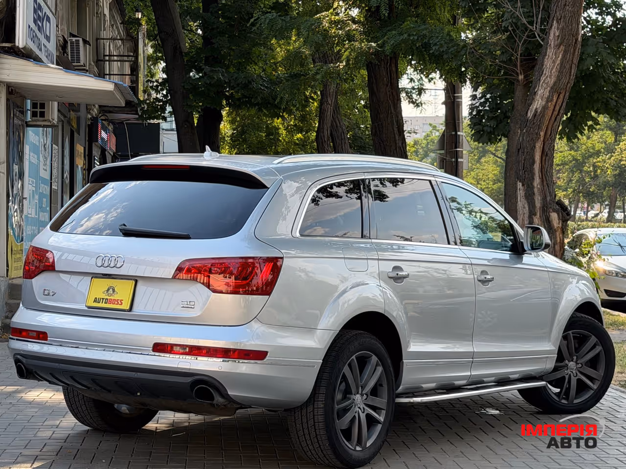 Audi Q7 - фото 6