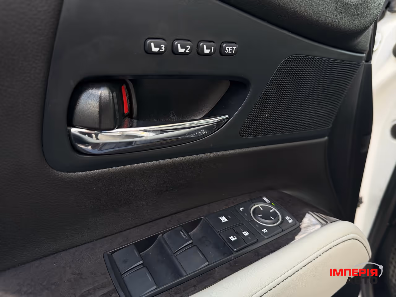 Lexus RX - фото 13