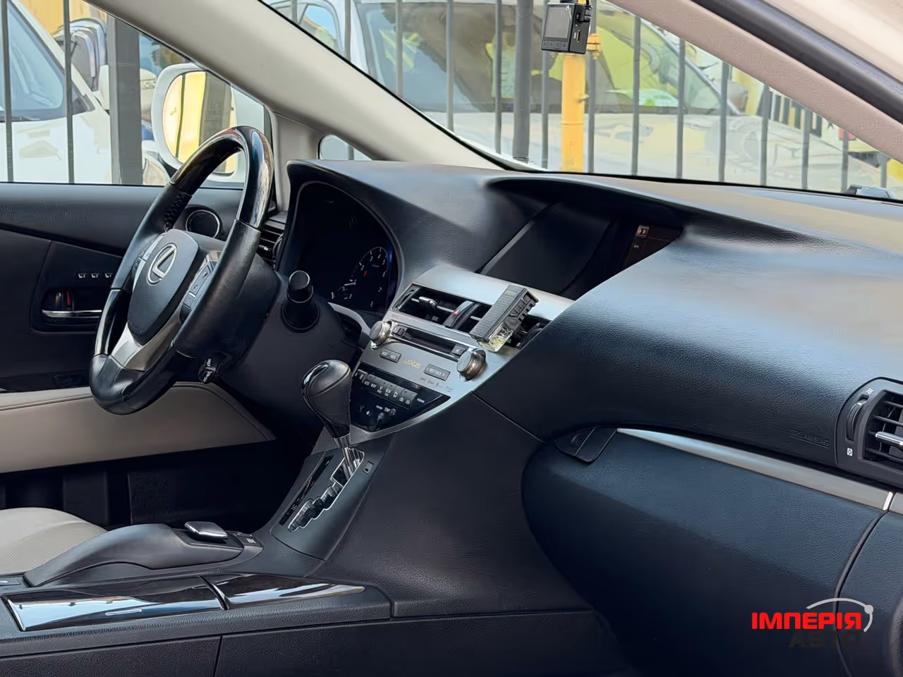 Lexus RX - фото 7