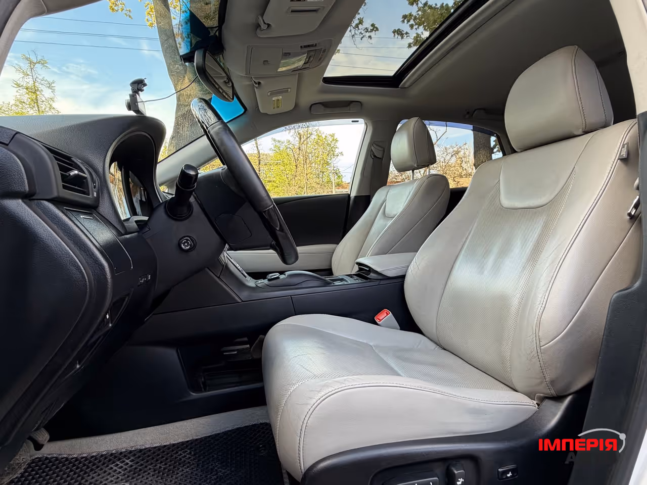 Lexus RX - фото 12