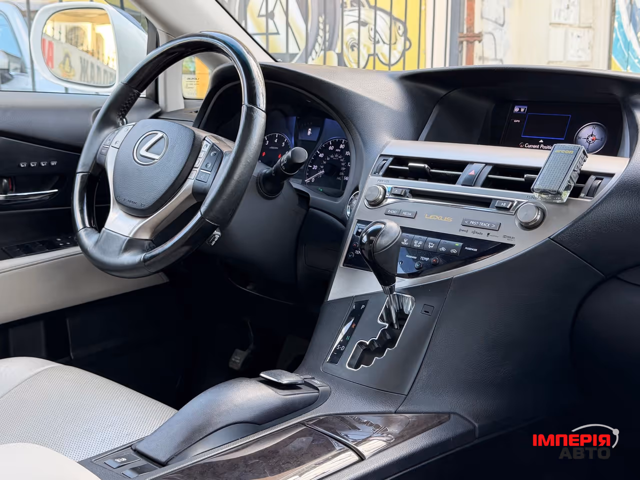 Lexus RX - фото 8