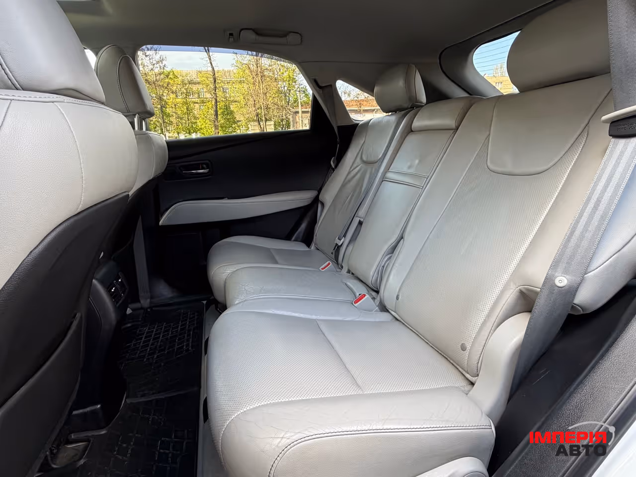 Lexus RX - фото 11
