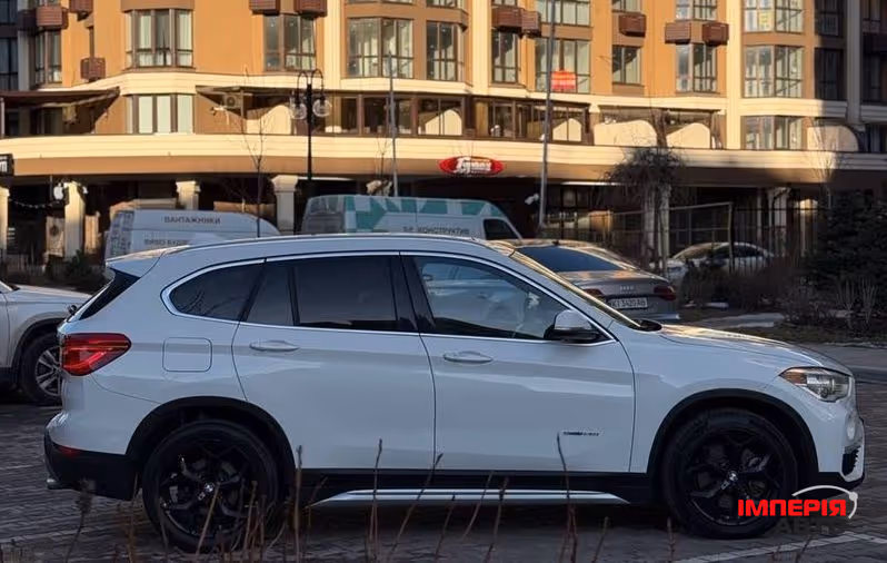BMW X1 - фото 5