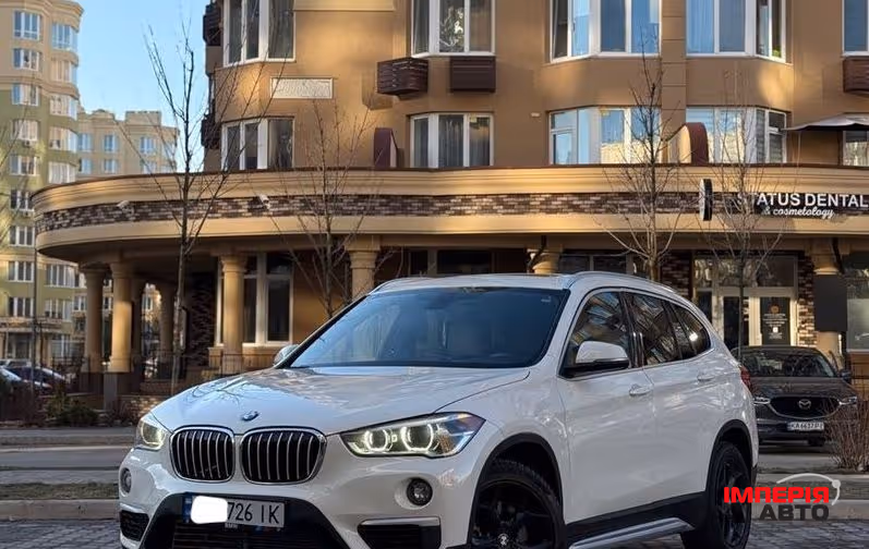 BMW X1 - фото 1